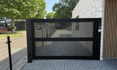 Schuifpoort en vleugelpoort aluminium — Lanaken